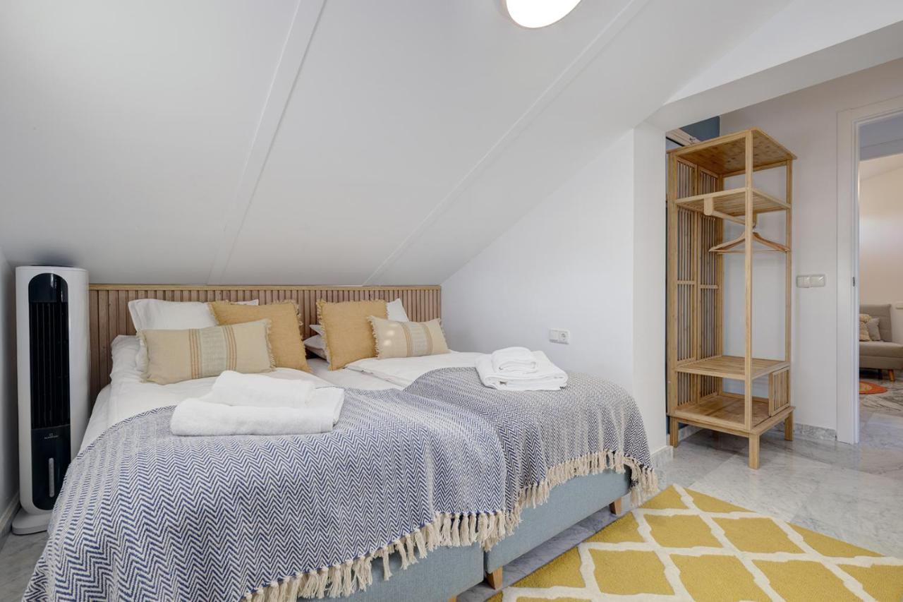 Bright Nordic Style Penthouse In Beachside