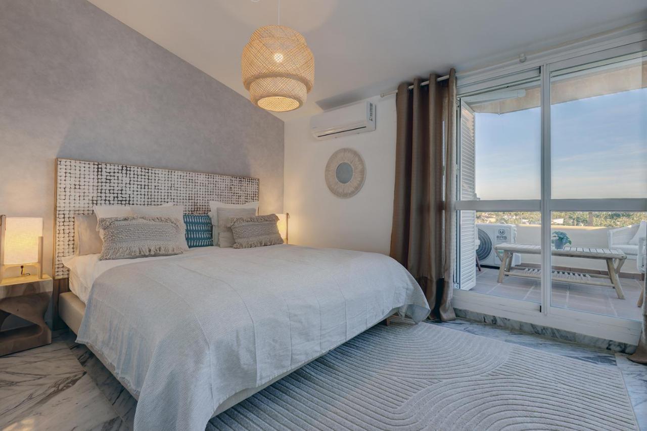 Bright Nordic Style Penthouse In Beachside Lägenhet